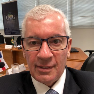 PauloSe14176572's profile picture. Diretor da Escola Superior do Ministério Público/SP
