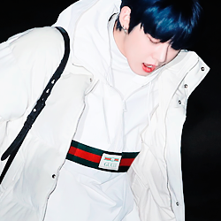 yeonjunmoved's profile picture. 𝗱𝗮𝗿𝗸𝗲𝗿 nights are always comforting ) the stars are the best guides for 𝙡𝙤𝙨𝙩 — souls.