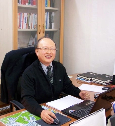 노원법우회(법우회1기)~LBA멤버쉽(프로29기)~예스하우스(48기)~
상계초등학교 중계초등학교 재현중학교 재현고등학교
전산실(실장13년) 18년~
공인중개사, 조경기능사.
