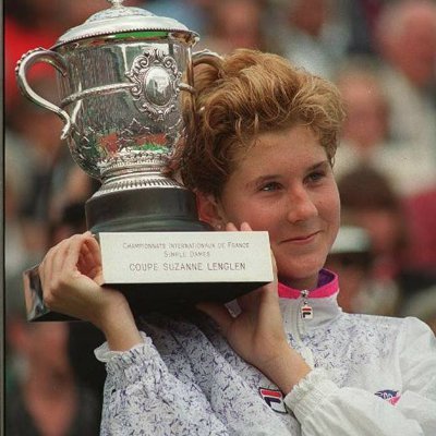 French Tennis fan, I post stuff about the great Monica Seles (its fictional, not the real life of Monica)