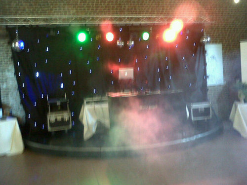 Worldsound is een bedrijf dat zich gespecialiseerd heeft in de party en evenementen tecniek. Verhuur van o.a springkussen,statafels, licht,geluidsinstallaties,
