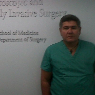 profesor de cirugía de la universidad de Carabobo- post grado cirugía general y laparoscópica, oficio la pesca , promoción 1983.