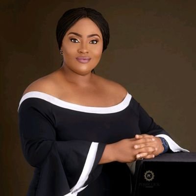 omobolaakinde's profile picture. Actor/psychologist/plus size model/presenter.we all have a point of view. find yours.This is mine.