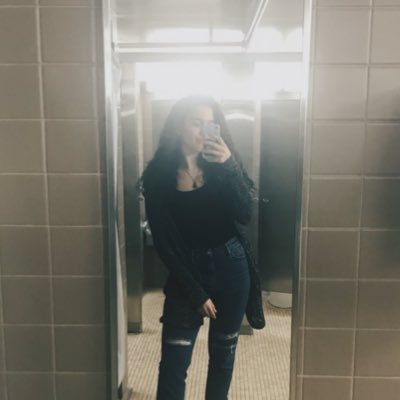 NotSaraaa's profile picture. sometimes :) sometimes :(