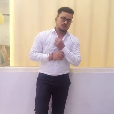 ravichat_ur18's profile picture. 