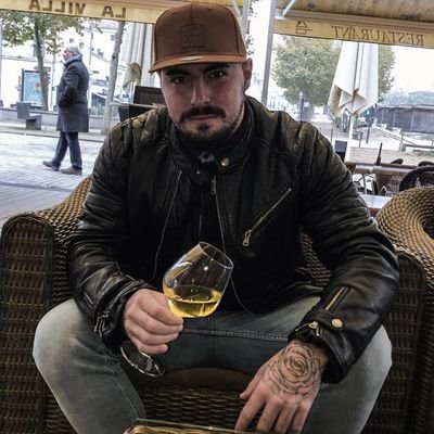 Téléchargement gratuit Images Fou En Fuite On Twitter L Homme Qui Va Au Bar Blague Humour le plus cool par