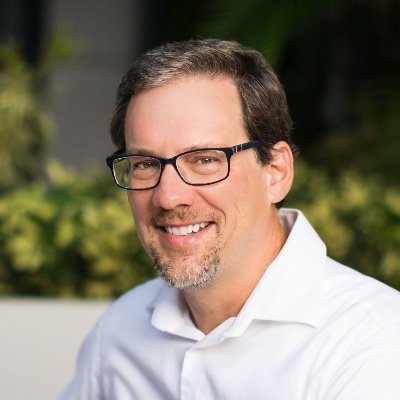 Author and consultant. Brad helps clients maximize return on customer relationships. Former Pres./CEO of ICMI. Current focus-help executives reshape services.