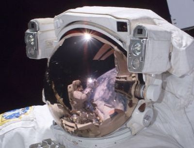 neshast's profile picture. 01010100 01100001 01101011 01100101 00100000 01110100 01101000 01100101 00100000 01110010 01100101 01100100 00100000 01110000 01101001 01101100 01101100🔴