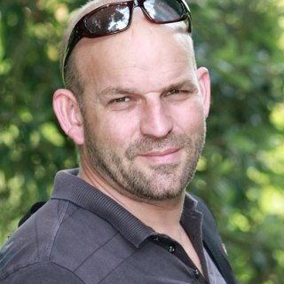 3menandaplot's profile picture. 3 Amigos with large veg plots. Owner of shopping pavilions at outdoor shows inc gardening shows. Law student. Novice writer.