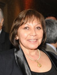 Periodista. Gerente de S.R. Comunicaciones, Directora de la Guía Minera de Chile y de Chile- Energía.