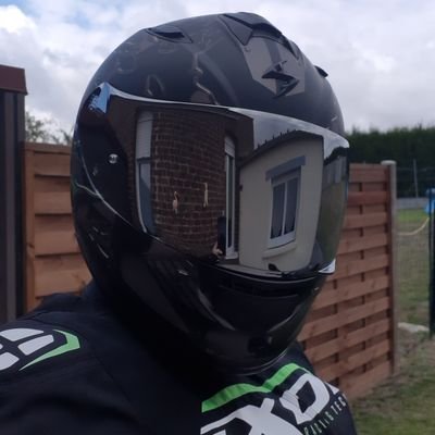 JulienGuinet's profile picture. motard