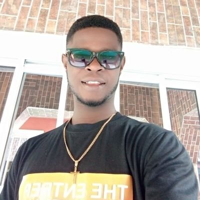 EzekwuOvundah's profile picture. a simple guy...a pragmatic scholar. a political Colossus.