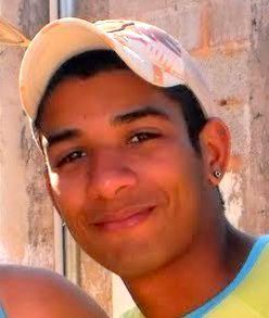 Godinho15's profile picture. Haaa ele é  fofo, Carinhoso,gente boa e é muuito Especiial pra miim. Te amO meu bem!
By: Paula Betina and @danilopess;)