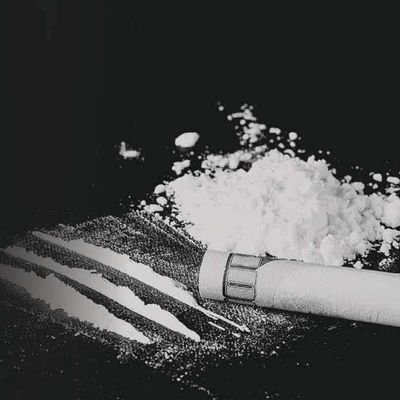 ° 20 // ° Cocaïne addict // ° Depressed // ° Last cut 22'12'2019