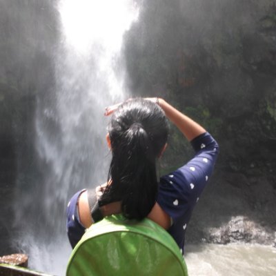 AnaTrueba's profile picture. Can't you see what you've done to my heart and soul?
#Melómana

💀💔