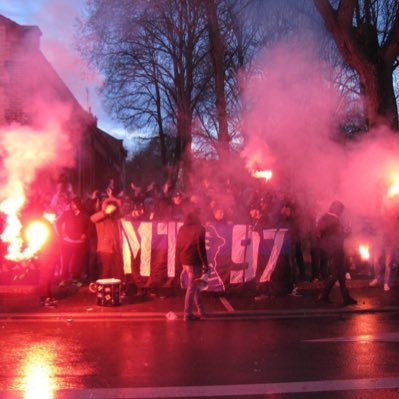 Twitter Officiel des Magic Troyes 1997. Supporters de l'ES Troyes AC