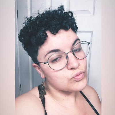 Shi_raraaa's profile picture. she/they // an unknowable entity, slowly vanishing into the woods 🌳🌲🌿