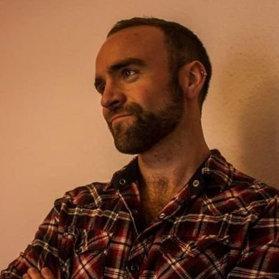 Design Team Lead @razor_uk and co-organiser @ImmerseSHF talk to me about 2 letter acronyms UX/UI/VR/XR/AR