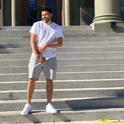 (uh-shon-tee) but I mostly go by Shonti