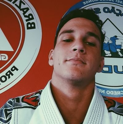 Física UFRB. 🔭👩‍💻
Jiu-jitsu. 🥋
MMA. 🥊