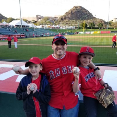 MichaelHawkin83's profile picture. 