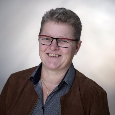 Opleider van begeleiders in #hoogbegaafdheid. Specialist in #lichaamsbewustzijn #ademhaling #bewegingstherapie #fysiekecoaching