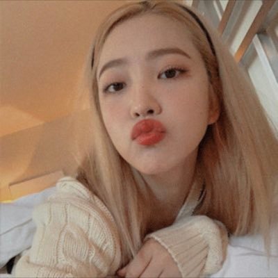 #CHAN: trin stop crying that u miss me every minute,,, that's embarrassing...