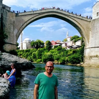 Yaşamak, bir ağaç gibi tek ve hür ve bir orman gibi kardeşcesine…