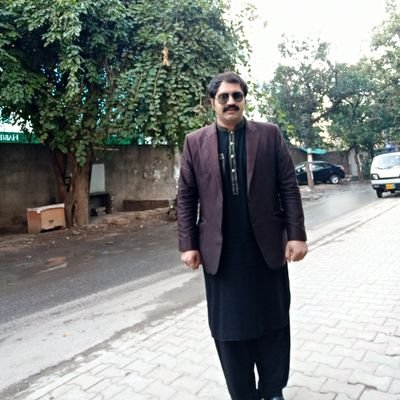 ChFahadImtiazA1's profile picture. ‏ہمی کو جراتِ اظہار کا سلیقہ ہے 
صدا کا قحط پڑا تو ہم ہی بولیں گے۔