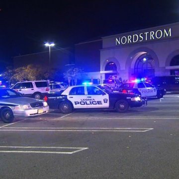 Video : Shooting Reported at Jersey Garden Mall, Elizabeth NJ

Read more at: https://t.co/8RidDT3U3H