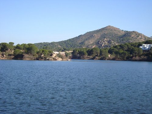 Casas Rurales a linea del excelente Lago La Encantada. Entorno ideal para entrar en contacto con la naturaleza y disfrutar de un tiempo de tranquilidad  armonía