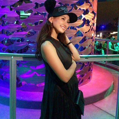 cutebom993's profile picture. 趣味の旅行を満喫する為に、商社の事務と副業で為替のトレードなど奮闘中👩‍🎓✨投稿は完全自己満❤️✨旅行、買い物、トレードとかアップしてます📱