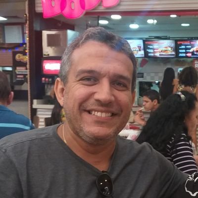 Teresinense.
Empresário. 
Amo minha família.