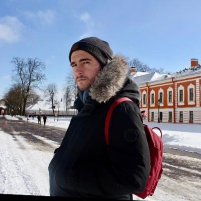 Nací,hice cosas,luego creé esta cuenta de twitter y después he hecho algunas cosas más. 🥼FH @FarmaCHUS 🔎Inv. RH @SaludISCIII 🧠@Geafen_sefh 📚Prof @Uvigo