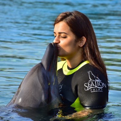 devishasky's profile picture. Traveller. Foodie. Animal lover🐶 |50% idk, 50% idc| Travel is food for my soul | Why get thinner, when you can get dinner? 🍟