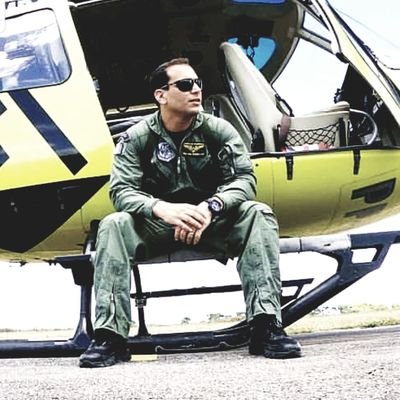 Capitão do CBMAL  Piloto de Helicóptero .