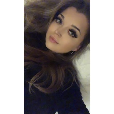 _Laaurathornton's profile picture. 