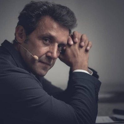 Insinnafanclub's profile picture. Account collegato alla pagina FB: Il diario dell'istrionico Flavio Insinna Pagina NON UFFICIALE e non gestita dall'artista.