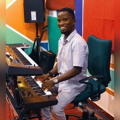 I'm a Musician, Songwriter, Worshiper and a preacher of the kingdom of God. Contact me on.. +(233) 0248842877/0260909291