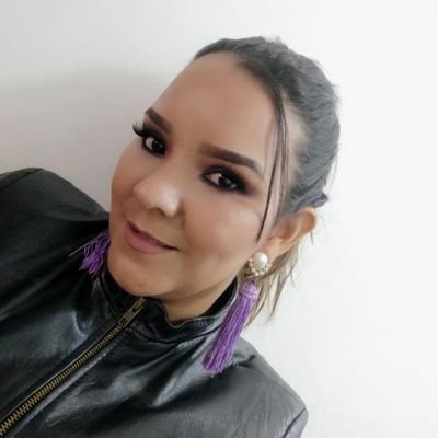 @CyreneGlow
#CyreneGlow #Maquillaje y #Brillo 💄
#Maquillista en Formación 🌟
Equipo #teammakeupskr 🌸
#Venezolana #maquillajevenezuela 🇻🇪