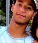 Eu levo a vida e não sou levado por ela, na luta um bom guerreiro nunca amarela.