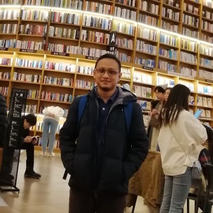 saifuddinamran1's profile picture. A bookseller