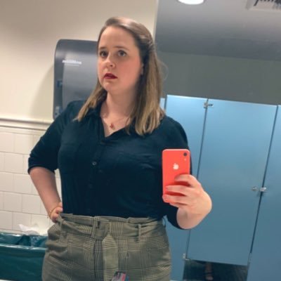 she/her ♌️☀️ ♉️🌔 ♍️⬆️ cat momma 😻 I work in law so I have a lot of poorly formed opinions on it 🧣 full time swiftie