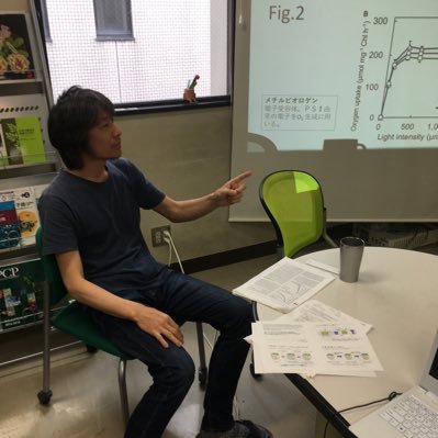 光合成・光生物研究者。光合成細菌の研究で学位を取得。今は植物や藻類、時にはゼブラフィッシュやショウジョウバエも使い研究。https://t.co/bhQQCqQXnn