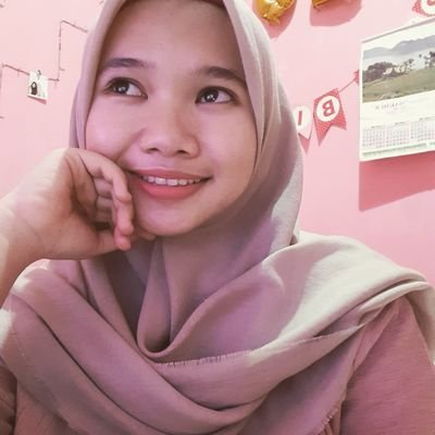 perempuan tidak cantik tidak jelek biasa aja