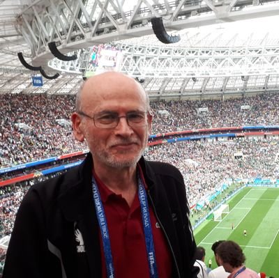 Periodista, profesor, autor de los libros Fútbol pensado y Gol de Venezuela