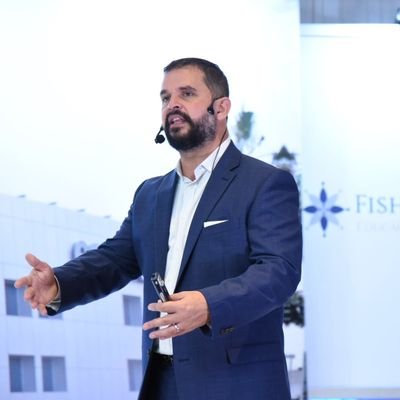 Cambiando la economía del país, educando una familia a la vez, ten valor reescribe tu historia!@ fisherman educacion financiera