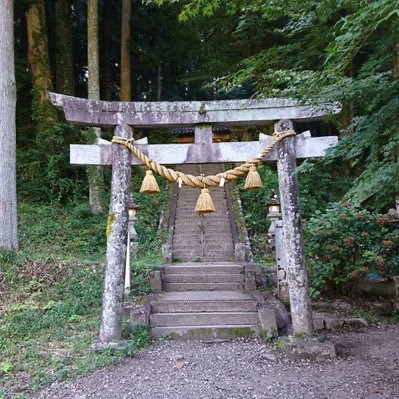 みゆひ サブ 最恐心霊スポット お札の家 一家心中があった家と言われてて 蔵のとこで首吊り自殺があった場所 雰囲気は重い感じが漂って 当時の古臭さがありました 心霊 心霊スポット みゆひ 心霊配信 みゆひ サブ 最恐心霊スポット お札の家 一家心中があった家と言われてて 蔵のとこで首吊り自殺があった場所 雰囲気は重い感じが漂って 当時の古臭さがありました 心霊 心霊スポット みゆひ 心霊配信