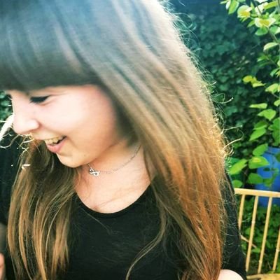 Theres114's profile picture. 🌴