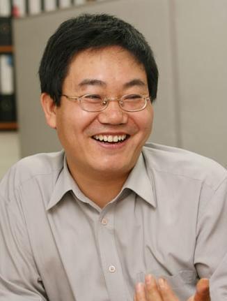 사회갈등연구소장, 민주주의와 정의에 기반한 갈등의 평화적 해결이 내 소명이다. 김대중, 노무현, 백만민란, 혁신과통합, 정봉주와 미권스. http://t.co/gypO2Li14B